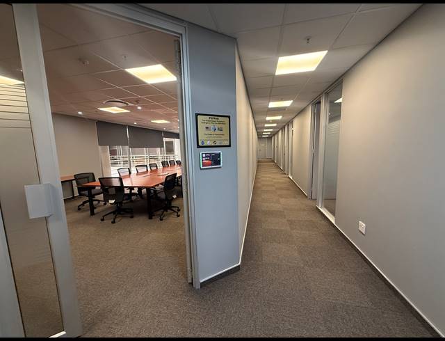 5,054M² BUILDING FOR SALE IN PARKTOWN